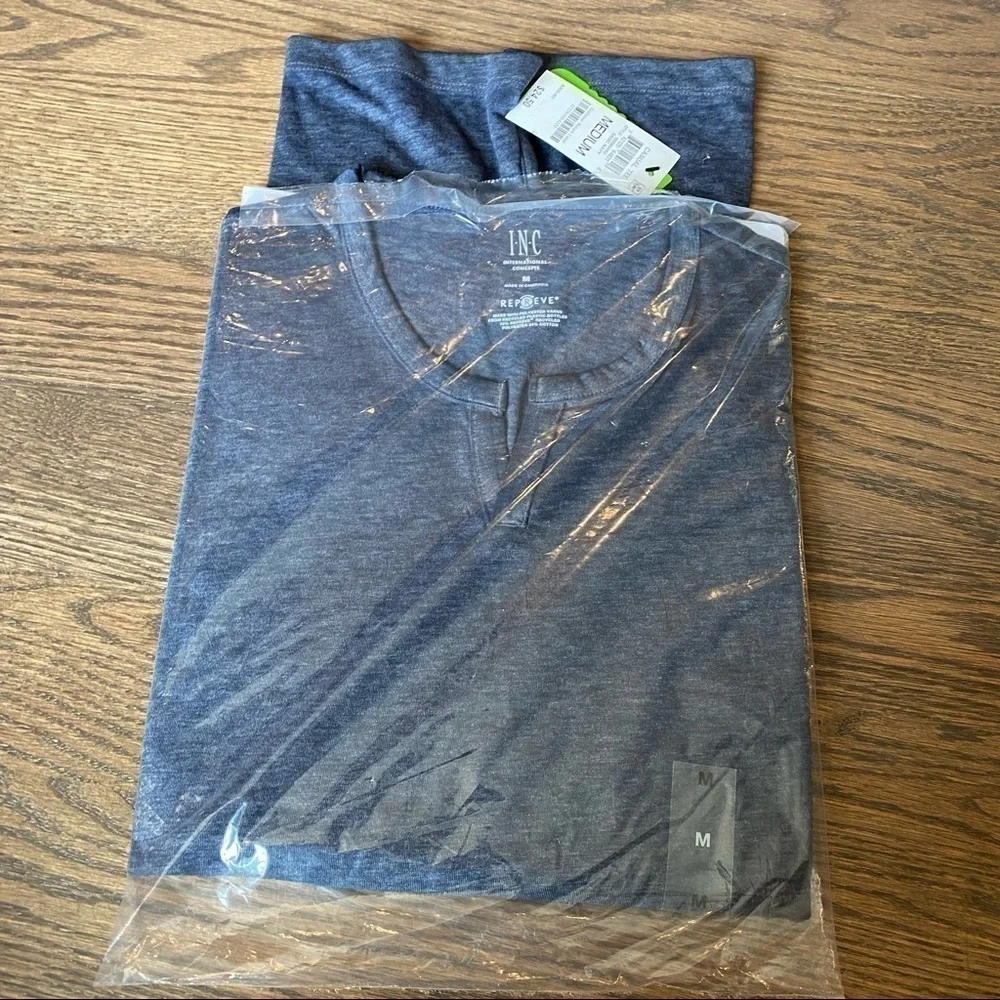 Mens NWT INC notched or split neckline short sleeve shirt size medium
